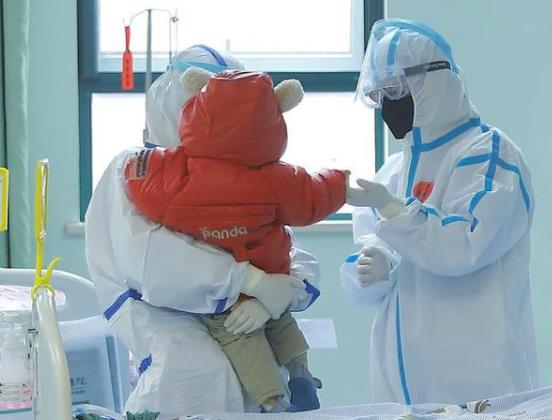 1岁重型新冠肺炎宝宝康复出院 好消息越来越多！