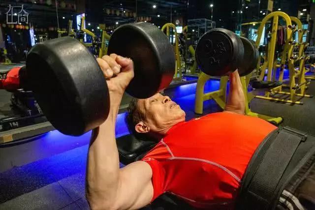 疫情中1655颗星 在另一个世界继续守护