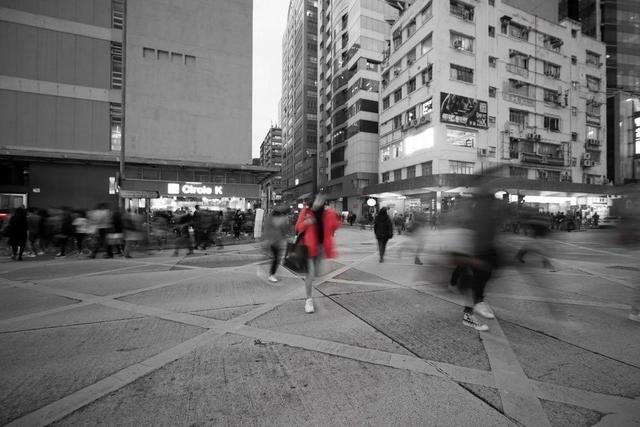 深圳复工抢人大战：时薪加5块 推荐入职就奖7000块