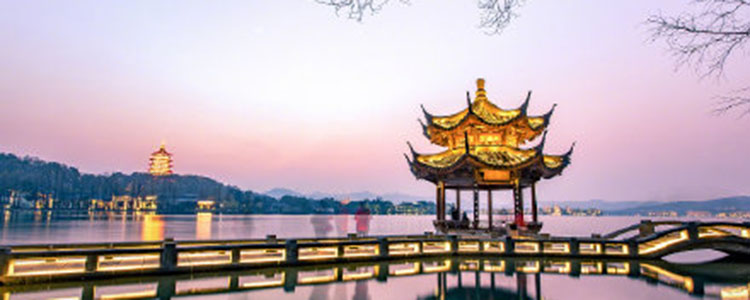 疫情改变打招呼方式！世界各地用新方式代替握手